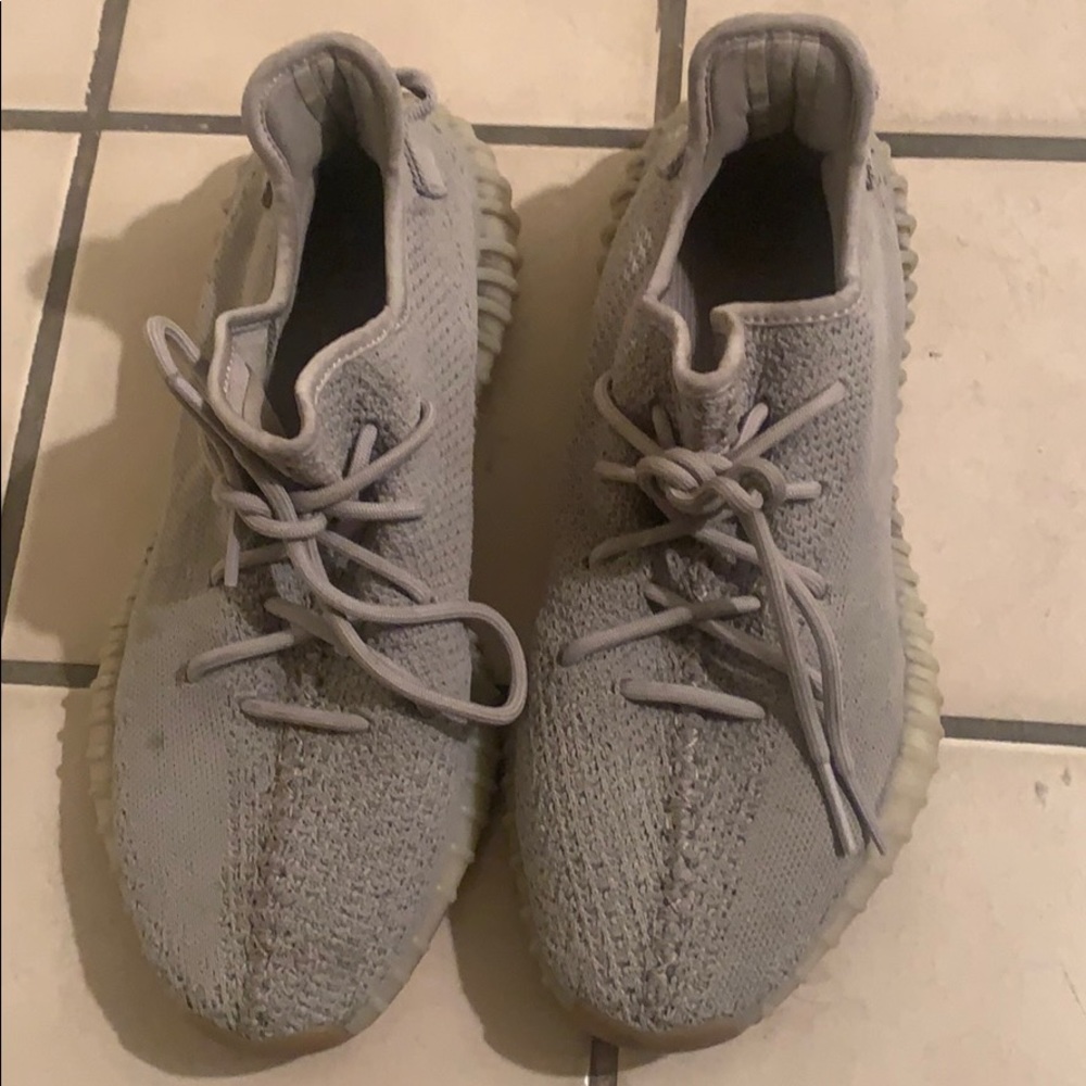 Worn once yezzys